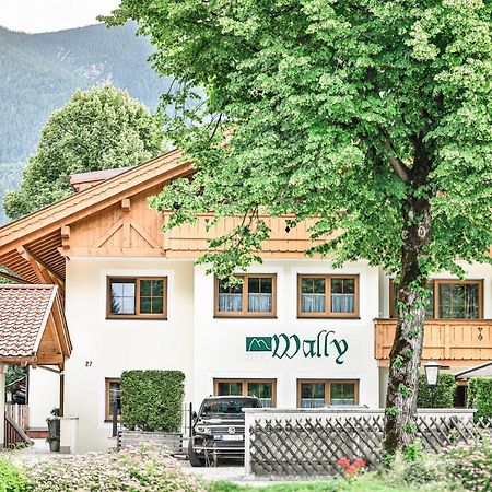 Ferienwohnungen "Zur Wally" Garmisch-Partenkirchen Exterior photo