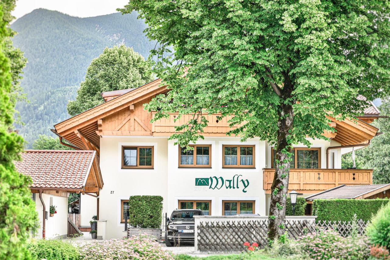 Ferienwohnungen "Zur Wally" Garmisch-Partenkirchen Exterior photo
